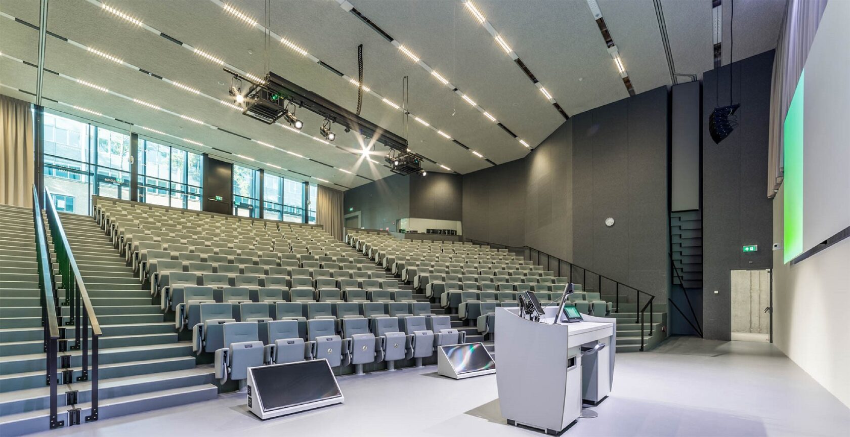 Tilburg University lecture theatre