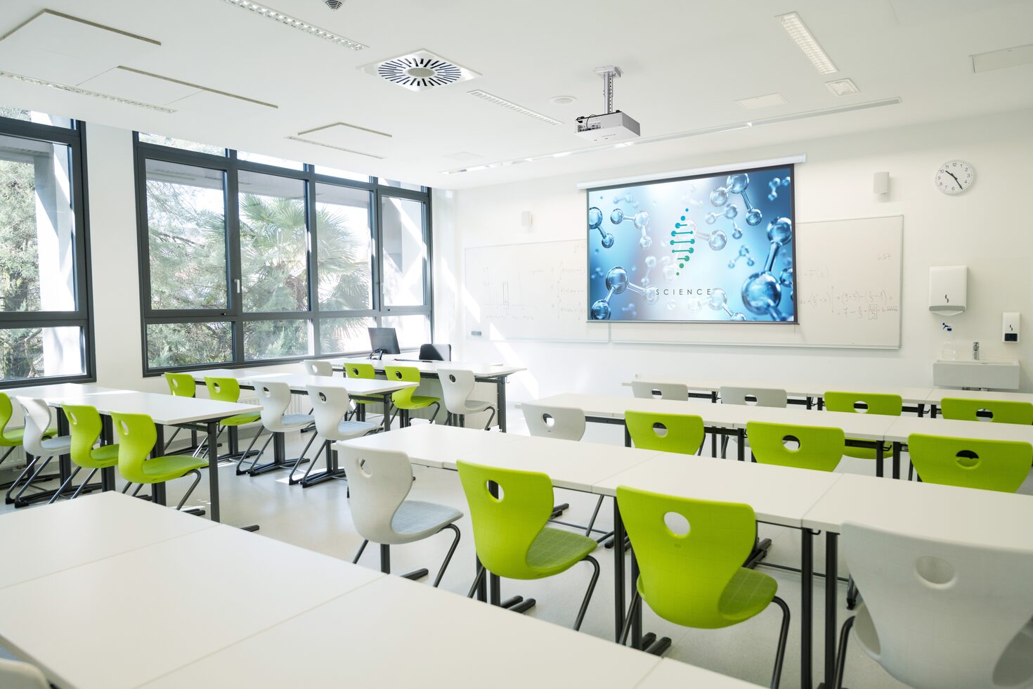 PT-VMZ71 Series Business Scene Photos Class room High-res AP